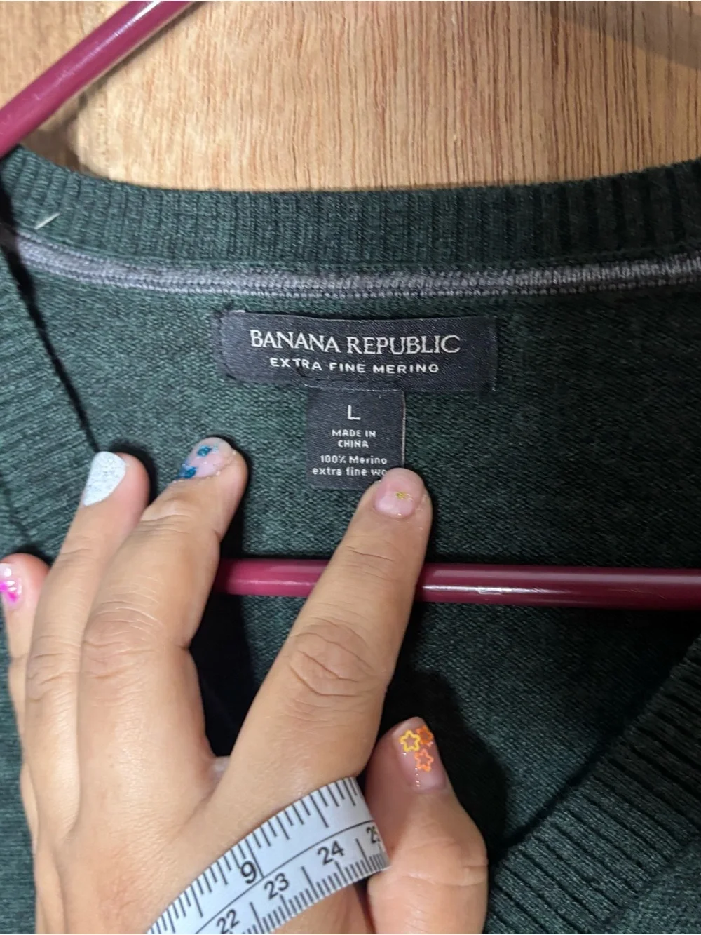 Banana Republic Men's V-Neck Sweater merino wool Green size L